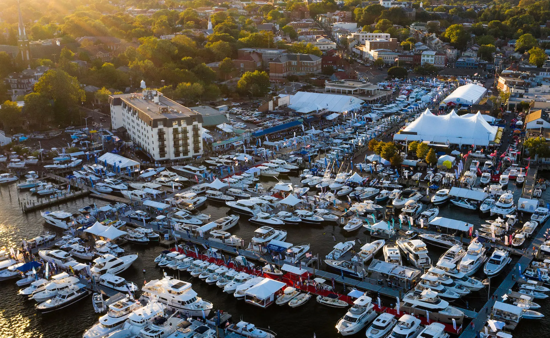    	 Annapolis Powerboat Show