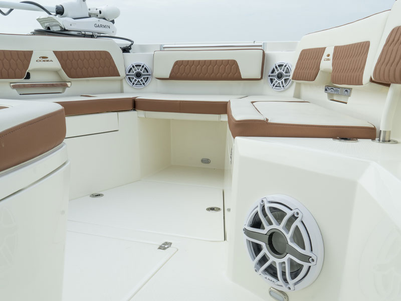 285 cc boat interior