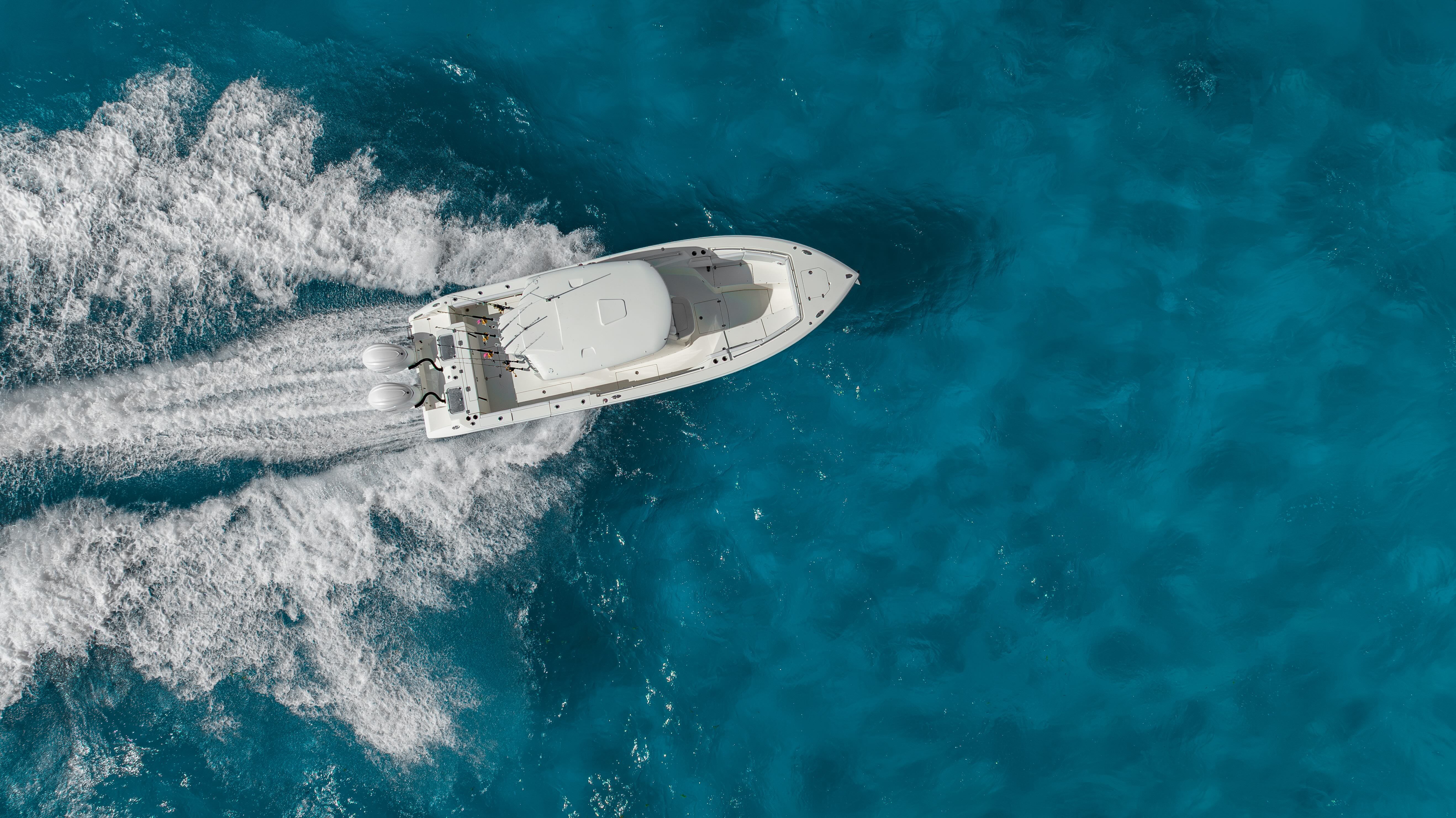 Large insulated in-deck fishboxes keep your catch cold, while dual livewells with rounded corners promote healthy bait and consistent water flow. Whether you're loading up for a tournament or a family fish fry, the 320 CC is built to deliver. 