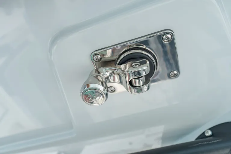 305 CC Detail