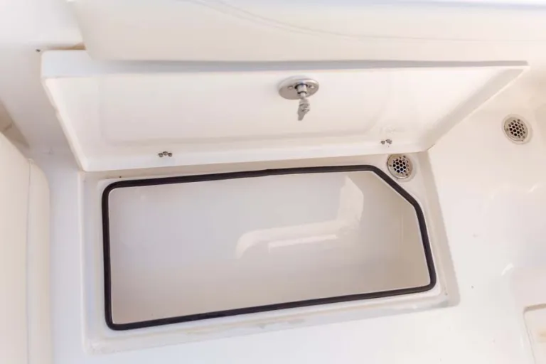 240 DC Detail