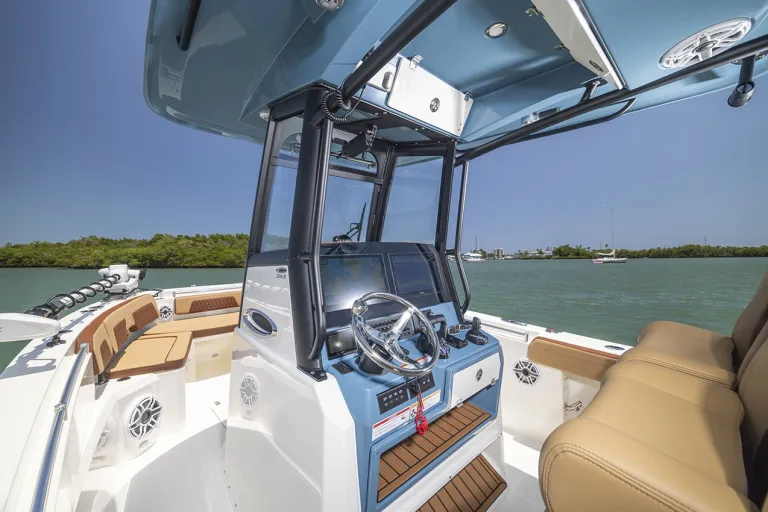 Cobia 265 CC Open Detail
