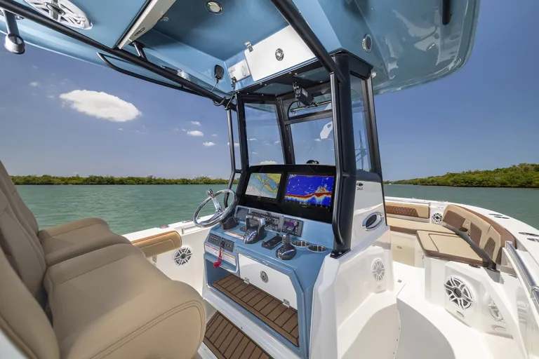 Cobia 265 CC Open Detail
