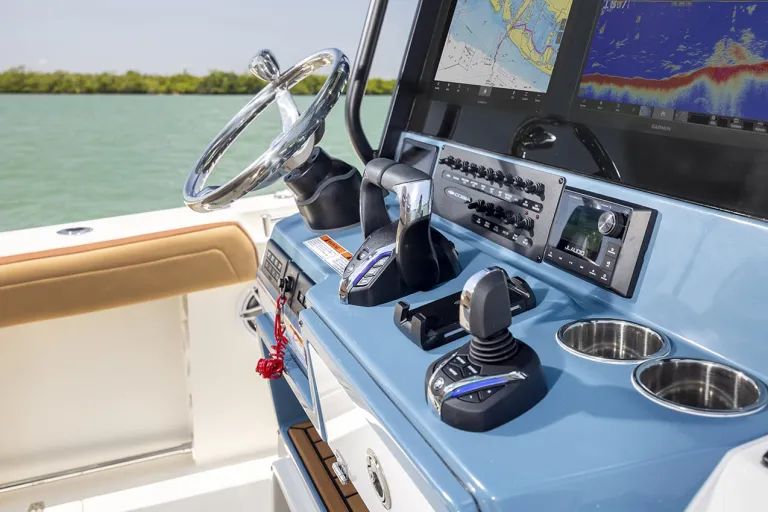 Cobia 265 CC Open Detail