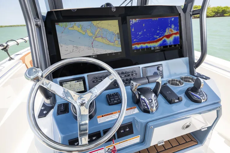 Cobia 265 CC Open Detail