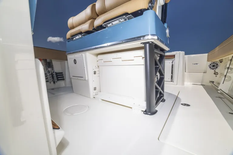 Cobia 265 CC Open Detail