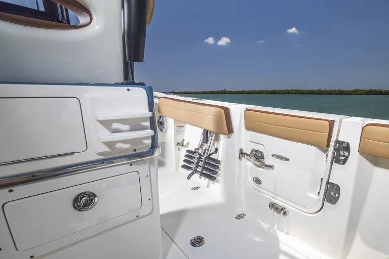 Cobia 265 CC Open Detail