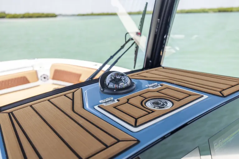 Cobia 265 CC Open Detail
