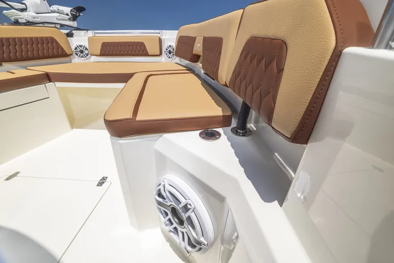 Cobia 265 CC Open Detail