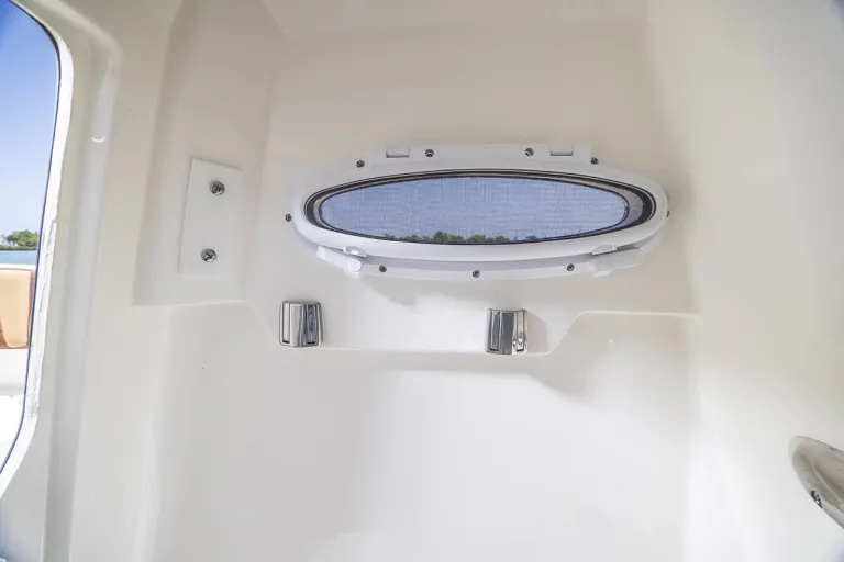 Cobia 265 CC Open Detail