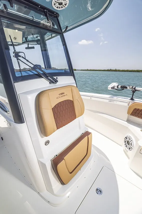 Cobia 265 CC Open Detail