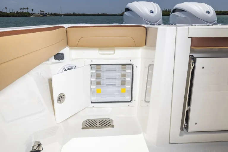 Cobia 265 CC Open Detail
