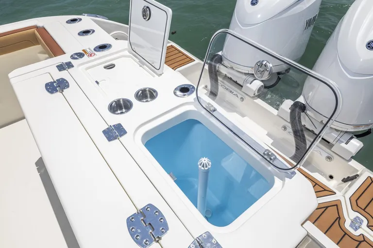 Cobia 265 CC Open Detail