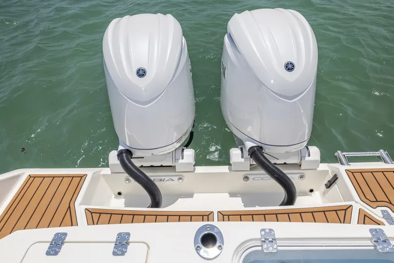 Cobia 265 CC Open Detail
