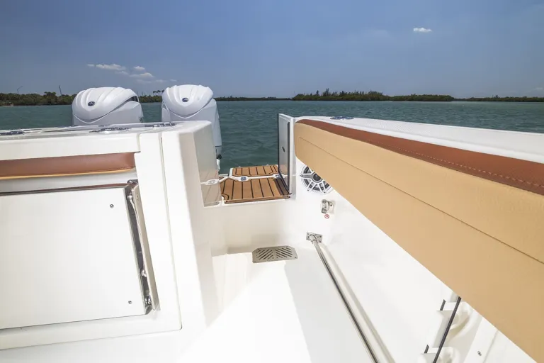 Cobia 265 CC Open Detail
